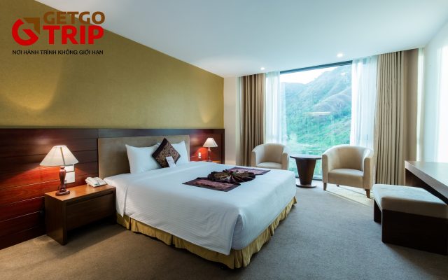 Mường Thanh Grand Nha Trang - Hạng phòng Deluxe King Hướng núi