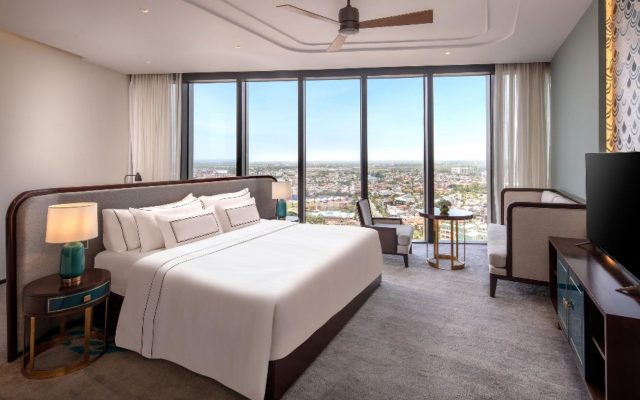 Melia Vinpearl Huế - Hạng phòng Premium Deluxe King