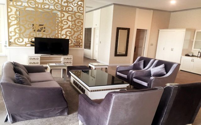 Khách sạn Mường Thanh Luxury Cà Mau - Grand Suite phòng khách