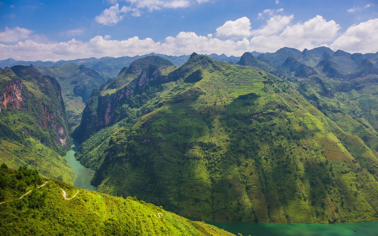 Khung cảnh núi rừng Hà Giang