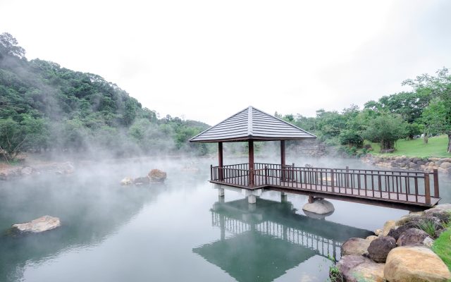 Bang Onsen Spa & Resort Quảng Bình - Hồ khoáng nóng