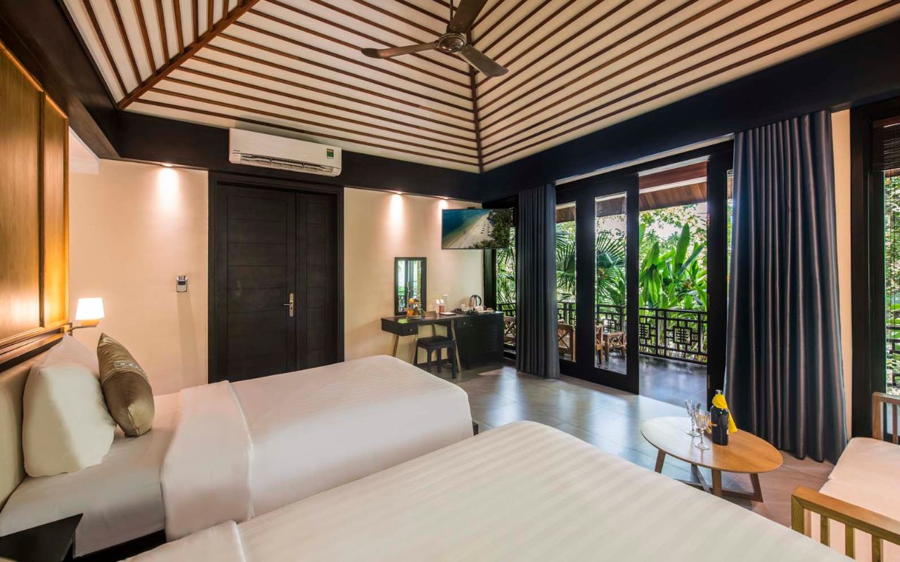 Hòn Tằm Resort - Deluxe Bungalow hướng vườn 2 giường đơn