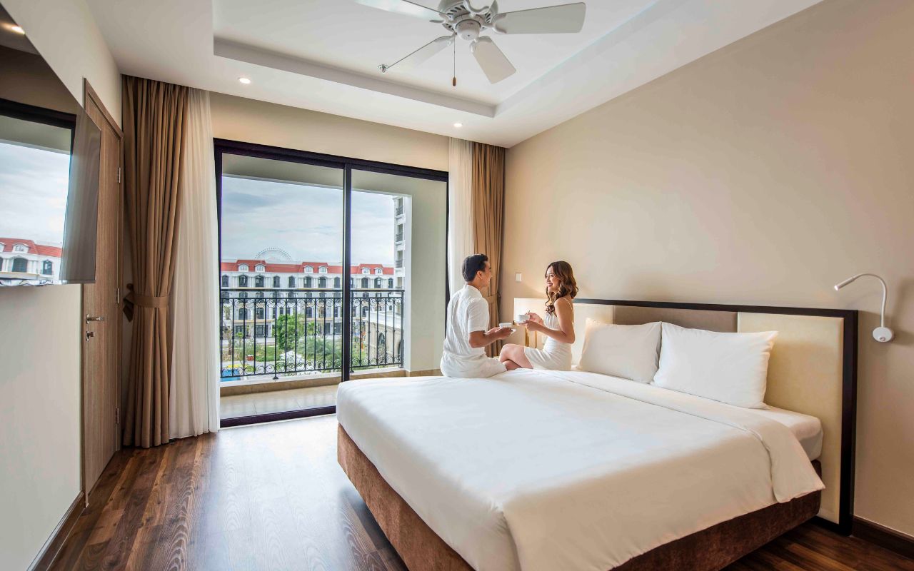 VinHolidays Fiesta Phú Quốc - Phòng Tiêu Chuẩn Hướng Bể Bơi Giường Đôi