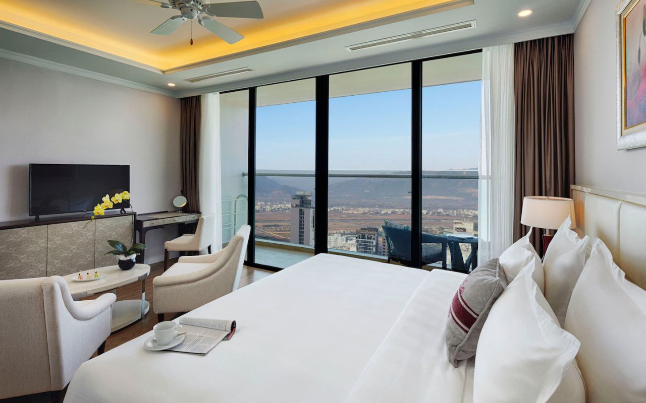 Vinpearl Beachfront Nha Trang - Studio Hướng Thành Phố Giường Đôi