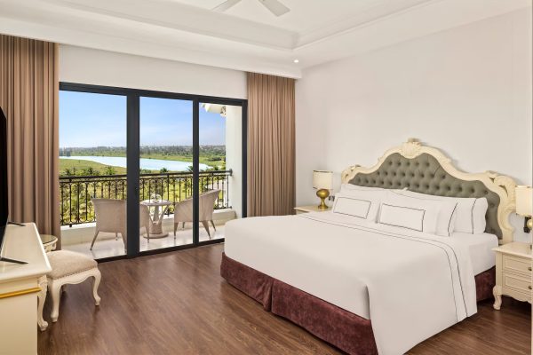 Melia Vinpearl Cửa Hội - Deluxe King Room Lake