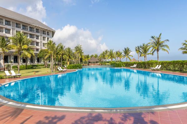 Melia Vinpearl Cửa Hội - Hồ bơi ngoài trời