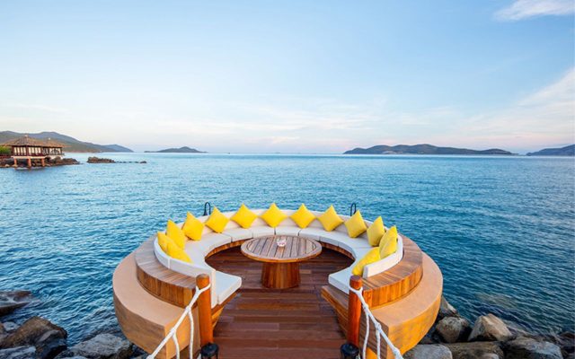 Vinpearl Luxury Nha Trang - Wave Bar